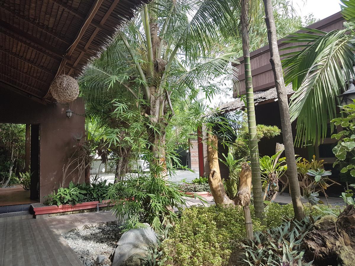 Lawaka Hotel Ampana Exterior foto
