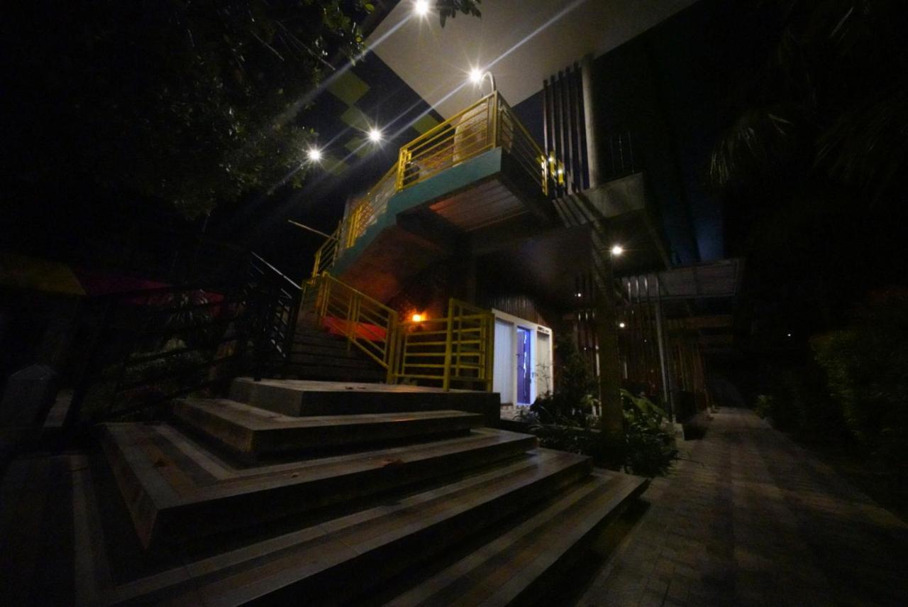 Lawaka Hotel Ampana Exterior foto